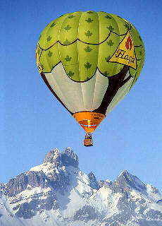 Hot Air Ballooning im Winter in Filzmoos vor der Bischofsmütze