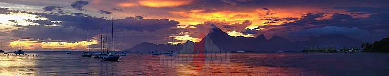 Sonnenuntergang am Strand des Sofitel Maeva Beach Hotels auf Tahiti